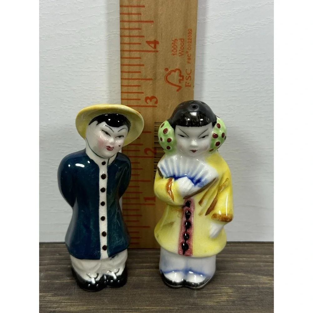 Vintage‎ Asian Couple Salt Pepper Shakers Japan Hand Painted Figural